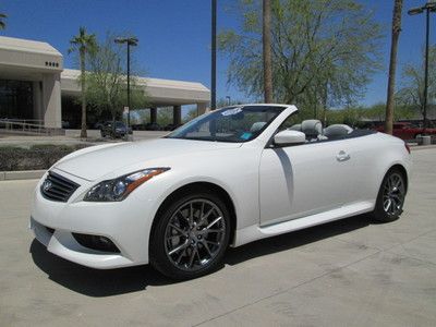 2013 white v6 automatic leather navigation miles:33k convertible