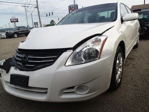 2011 nissan altima, salvage, damaged, runs drives,