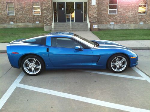 2008 Corvette Beautiful JETSTREAM BLUE Only 32,000 Miles, image 2