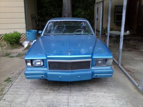 1978 sky blue monte carlo running.