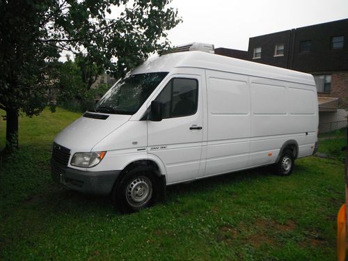 2003 dodge sprinter 2500 base van 3-door 2.7l refrigerator fridge no reserve