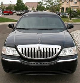 Black Lincoln Town Car Limousine, US $19,999.00, image 4