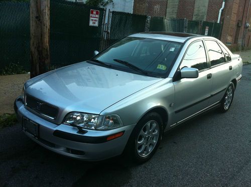 2001 volvo s40 base sedan 4-door 1.9l