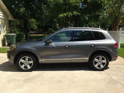 2013 volkswagen touareg tdi lux sport utility 4-door 3.0l