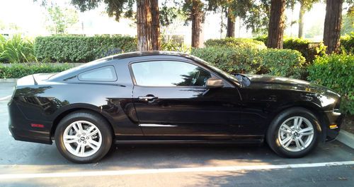 2013 ford mustang base coupe with touch of class &amp; extended warranty