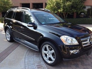 2008 mercedes gl550    black one owner clean carfax rear ent ,keyless serviced .