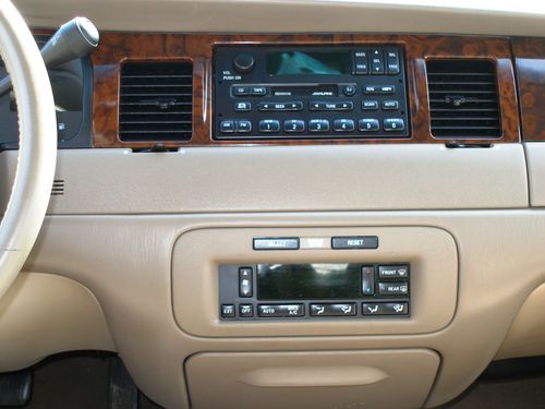 2000 Lincoln Town Car Signature Sedan 4-Door 4.6L - NO RESERVE, image 12