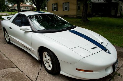 1994 pontiac firebird trans am gt 25th anniversary edition coupe 2-door 5.7l