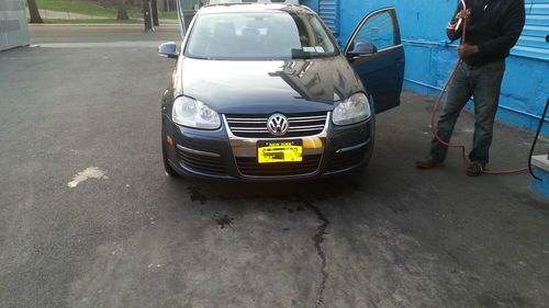 2005 volkswagen jetta 2.5 sedan (clean)
