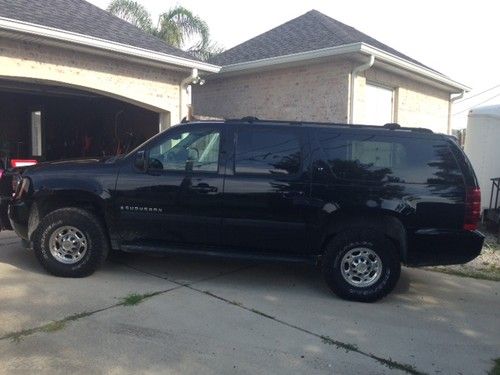 2007 Chevrolet Suburban 2500 LTZ Sport Utility 4-Door 6.0L, image 2