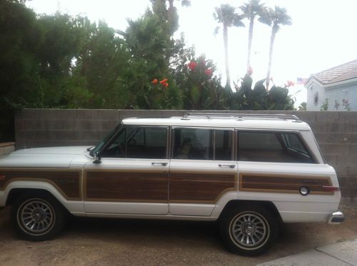 1988 jeep grand wagoneer base sport utility 2-door 5.9l