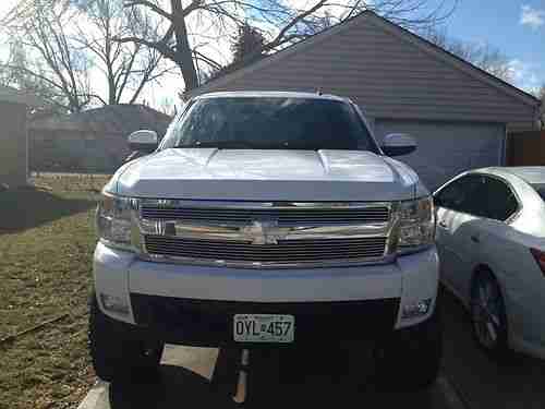 2007 chevorlet Z-71 LTZ ext. cab 4x4 6'inch lift 20' wheels 35