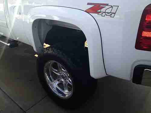 2007 chevorlet Z-71 LTZ ext. cab 4x4 6'inch lift 20' wheels 35