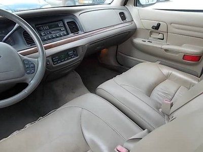 Pre-Owned Clean Low miles Must sell, image 7