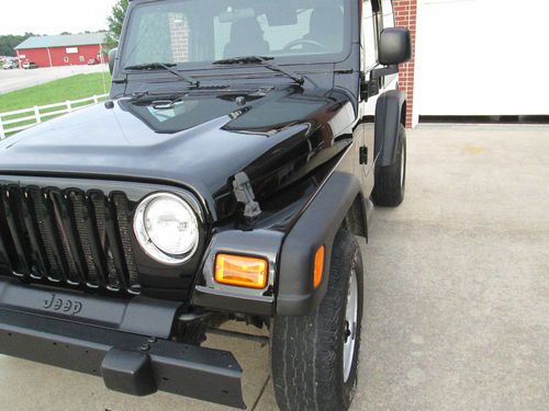 2004 jeep wrangler x sport utility 2-door 4.0l