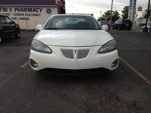 2004 pontiac grand prix gt2 sedan 4-door 3.8l, white great condition