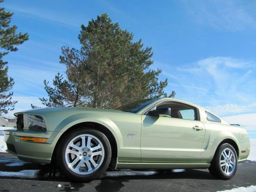 * 2005 ford mustang gt (one owner) 5 spd-premium package-low miles 19k-immaculte