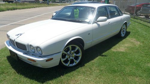 2003 jaguar xjr base sedan 4-door 4.0l