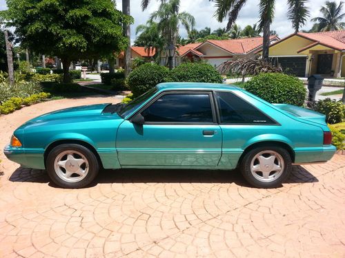 1993 Ford Mustang LX Hatchback 2-Door 5.0L, image 2