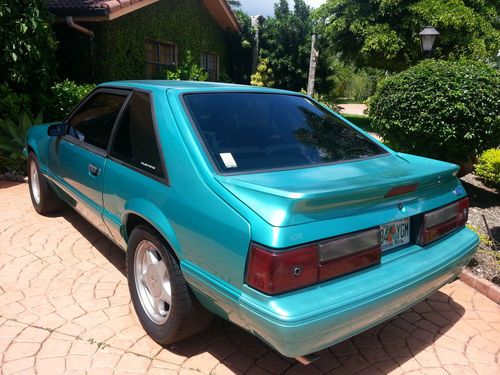 1993 Ford Mustang LX Hatchback 2-Door 5.0L, image 4