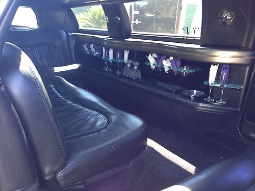 05 Lincoln Town Car Limousine 120