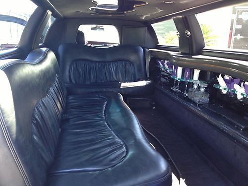 05 Lincoln Town Car Limousine 120