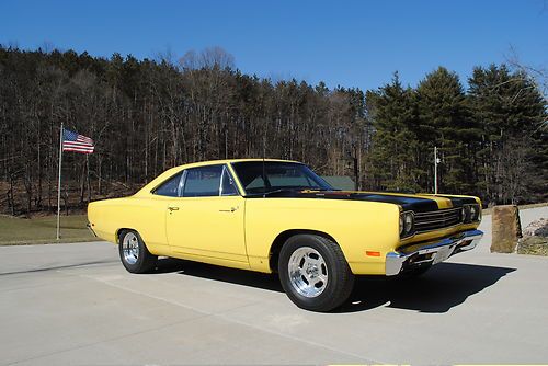 Plymouth roadrunner 383 cu. in. 4 speed