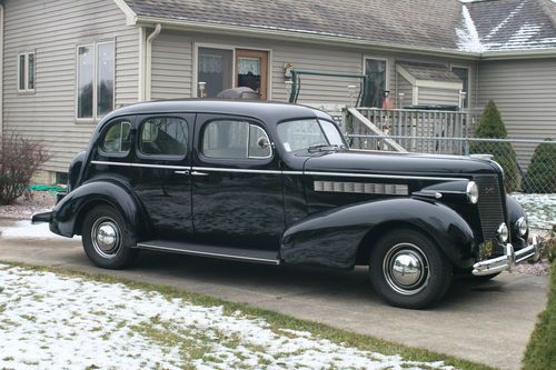 1937 buick four door roadmaster sedan model 81