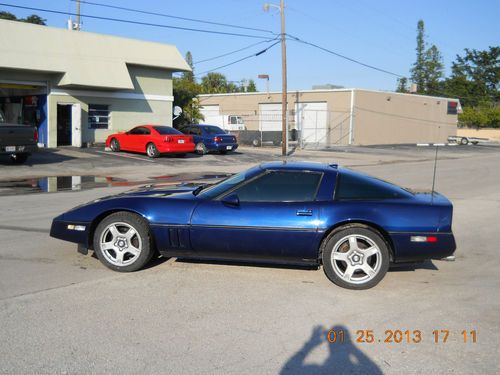 1988 chevrolet corvette base hatchback 2-door 5.7l