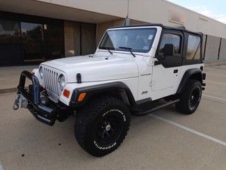 2002 jeep wrangler se soft top 4x4-five speed manual-winch-carfax certified