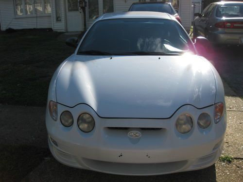 2001 01 hyundai tiburon 2 door coupe low miles cd player cold a/c runs great