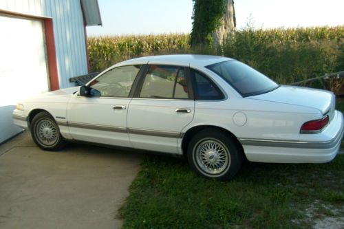 1992 crown victoria