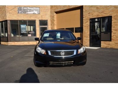 4dr I4 Manual 2.4L CD 4 Cylinder Engine