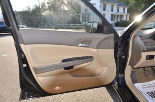 4dr I4 Manual 2.4L CD 4 Cylinder Engine