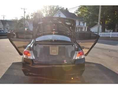 4dr I4 Manual 2.4L CD 4 Cylinder Engine