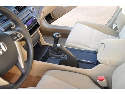 4dr I4 Manual 2.4L CD 4 Cylinder Engine