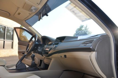 4dr I4 Manual 2.4L CD 4 Cylinder Engine