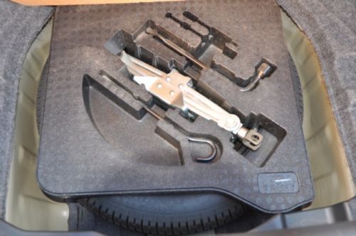 4dr I4 Manual 2.4L CD 4 Cylinder Engine