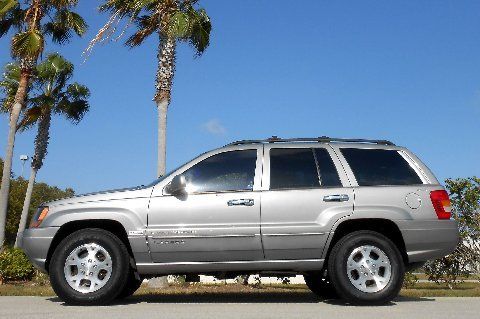 Platinum series laredo~sunroof~new tires~i6~nice~cd~alloys~certified~01 02 03 04