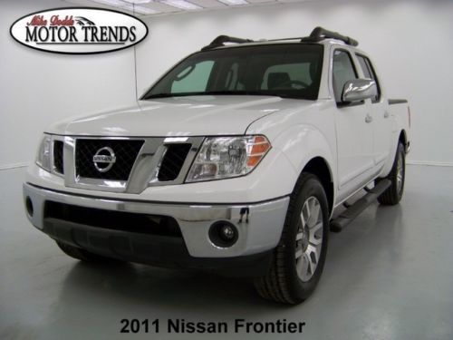 2011 sl crew cab leather htd seats roof rack bed liner nissan frontier 11k