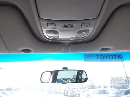 ONE OWNER CLEAN CARFAX POWER DOORS LEATHER CD Traction Control ABS A/C, image 32