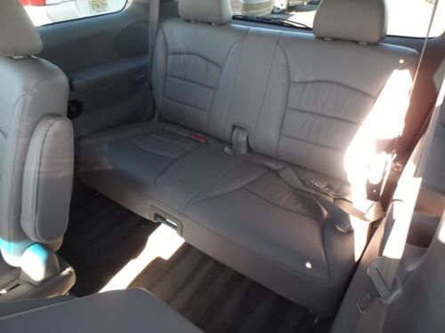 ONE OWNER CLEAN CARFAX POWER DOORS LEATHER CD Traction Control ABS A/C, image 40