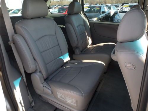 ONE OWNER CLEAN CARFAX POWER DOORS LEATHER CD Traction Control ABS A/C, image 41