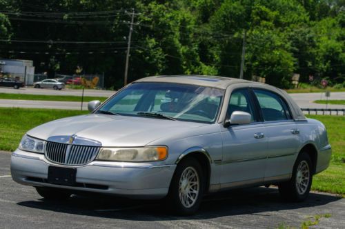 1999 lincoln town car signature sedan 4-door 4.6l no reserve