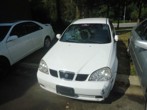 2005 suzuki forenza runs &amp; drive can drive it home it has five speed