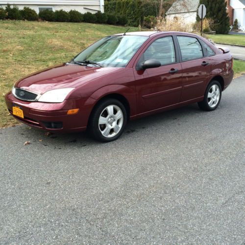 2007 ford focus , 4 door, only 19,000 original miles  clean car fax !