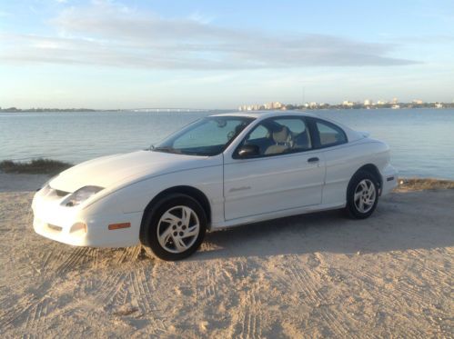 2000 pontiac sunfire se coupe 2-door 2.2l
