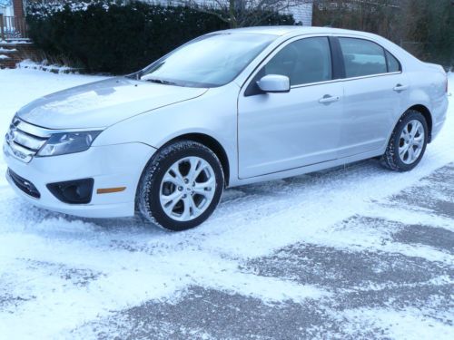 2012 ford fusion se sedan 4-door 2.5l