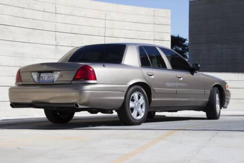 2005 ford crown victoria