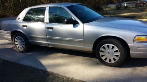 2006 ford crown victoria police interceptor sedan 4-door 4.6l